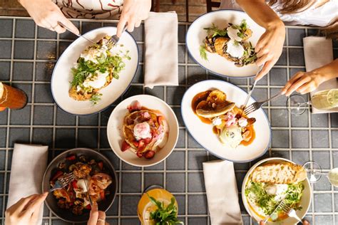 Amazing bottomless brunch .